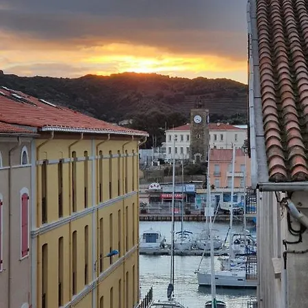 Port Vendres: à Deux Pas Du Port